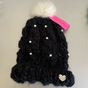 BETSEY JOHNSON BLACK BEANIE